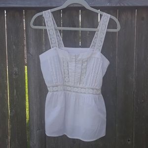 KIMCHI & BLUE Urban Outfitters lace top.